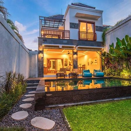 Villa Hitam Putih Legian Bali Seminyak  Exterior photo