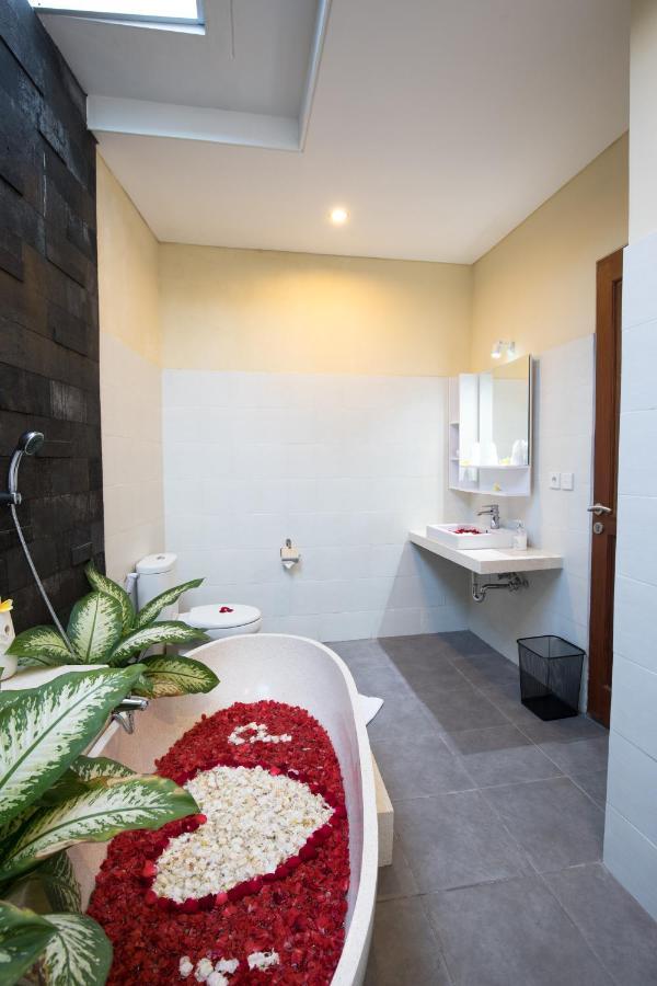 Villa Hitam Putih Legian Bali Seminyak  Exterior photo